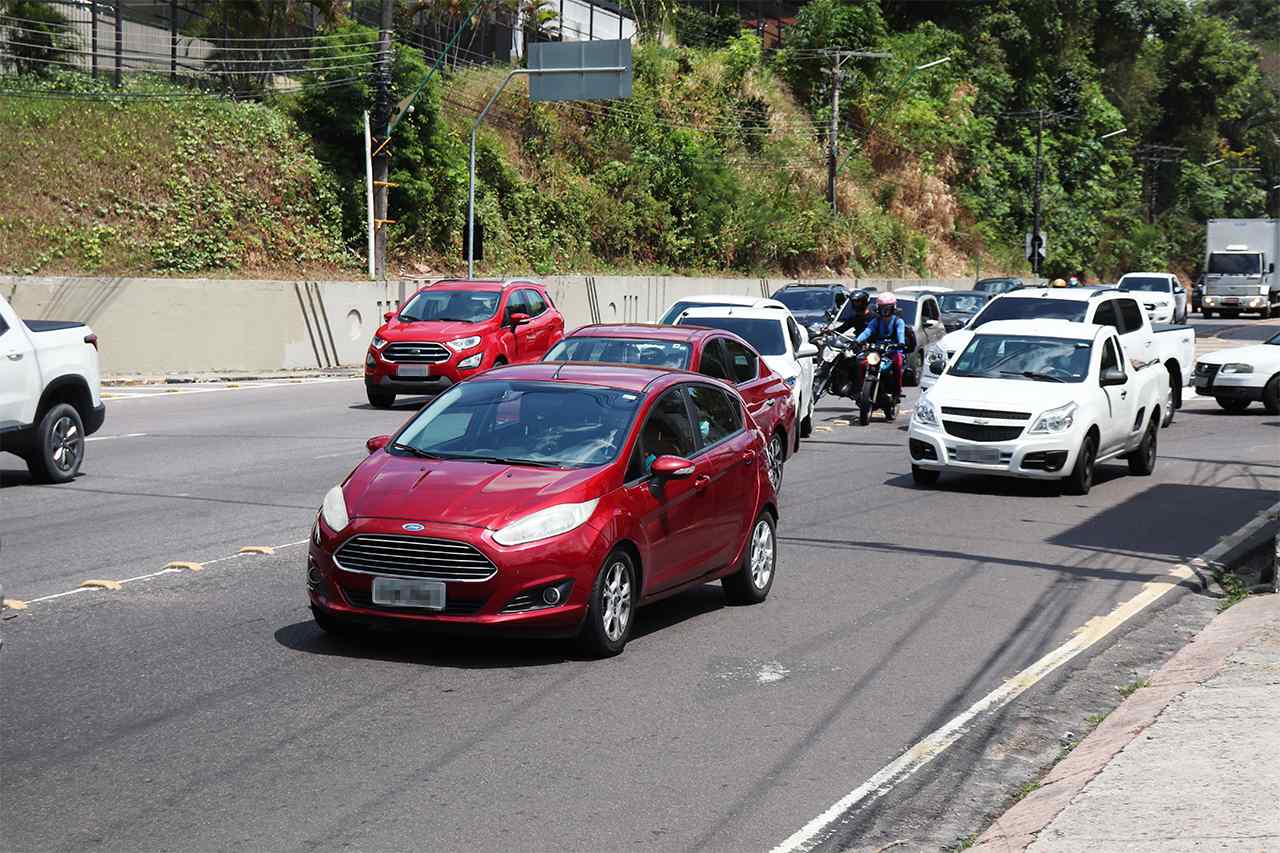 Frota de veÃculos nas ruas de Manaus aumentam