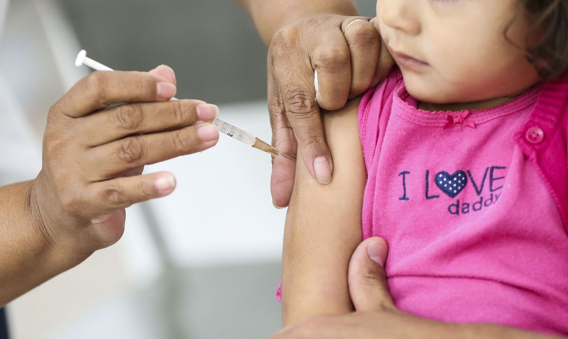Cobertura de vacinação contra sarampo, caxumba e rubéola no Amazonas caiu de 92,1% para 69,4%