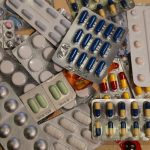 Farmacêutica alerta sobre uso racional de medicamentos
