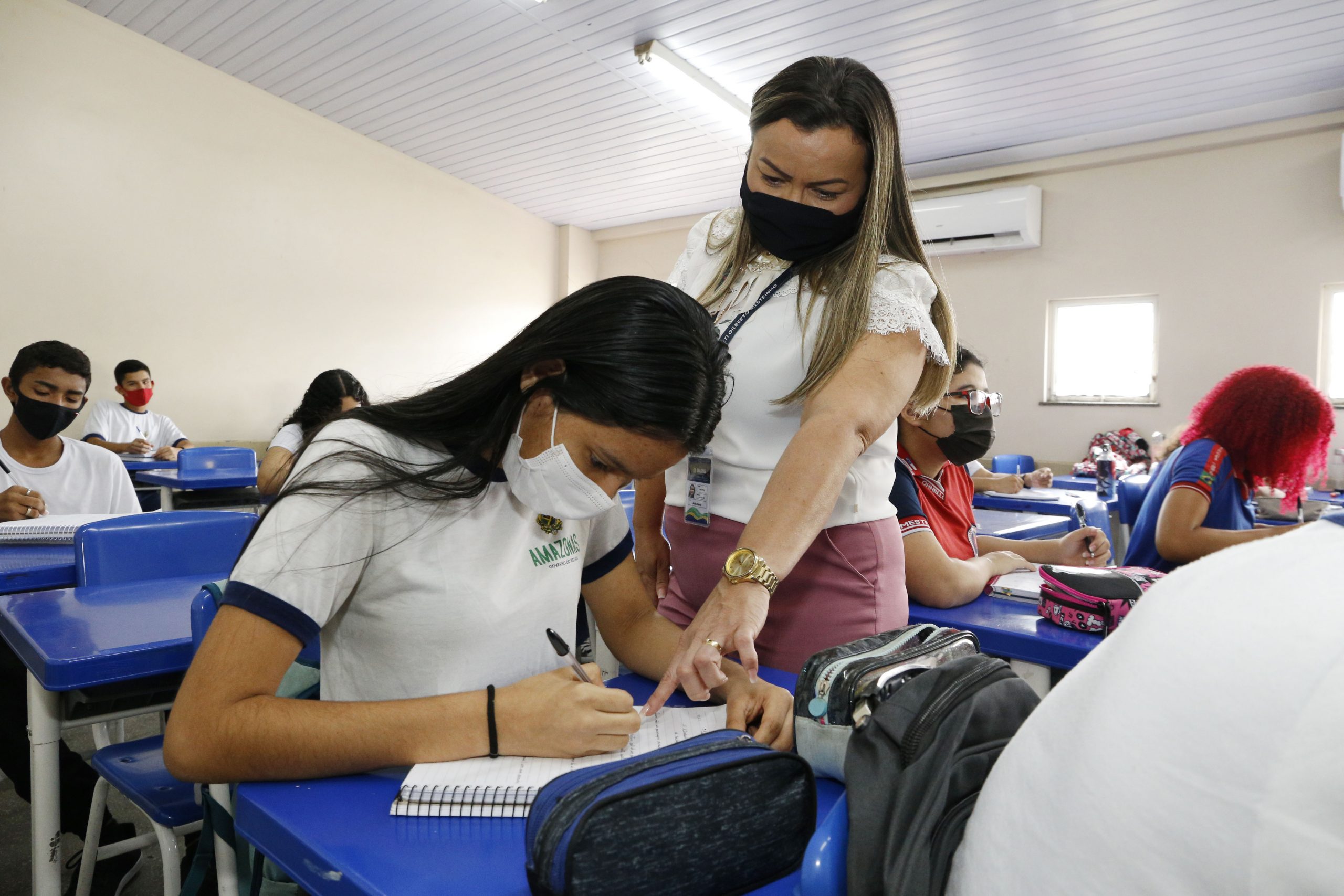 Abono Fundeb vai chegar a até R$ 17,9 mil para professores do Amazonas
