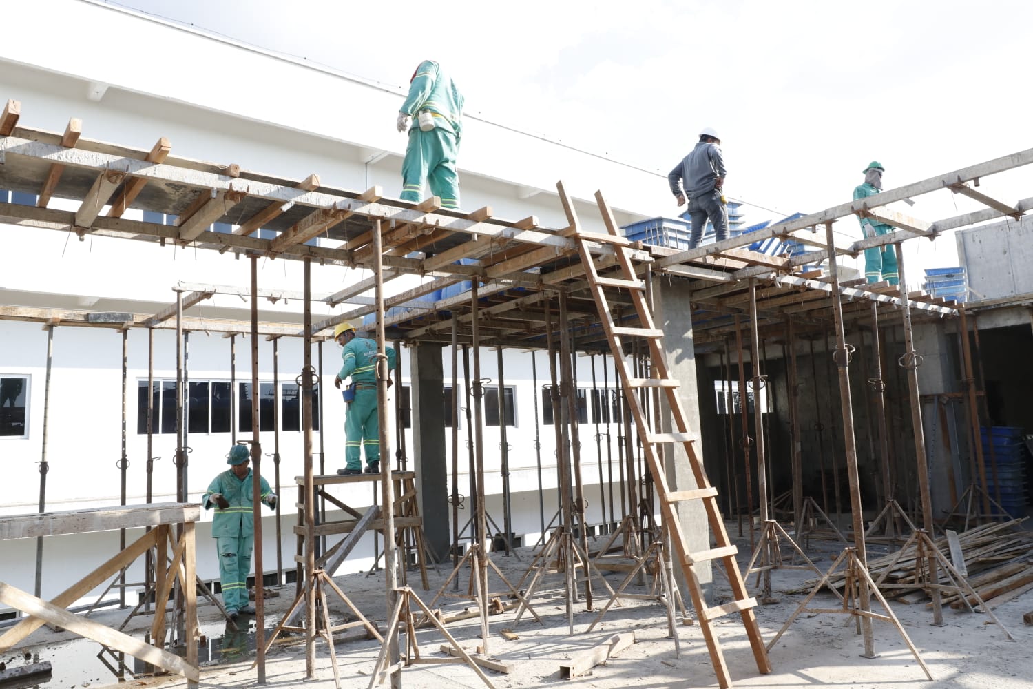 Obras do Hospital Público Veterinário do Amazonas chega a 50% de conclusão