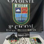 PM prende dois com mais de 40 trouxinhas de drogas na Compensa