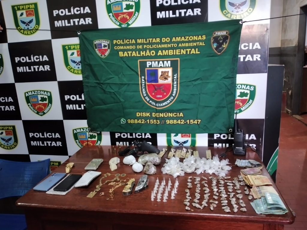 PM prende dupla suspeita de chefiar tráfico de drogas no Careiro Castanho