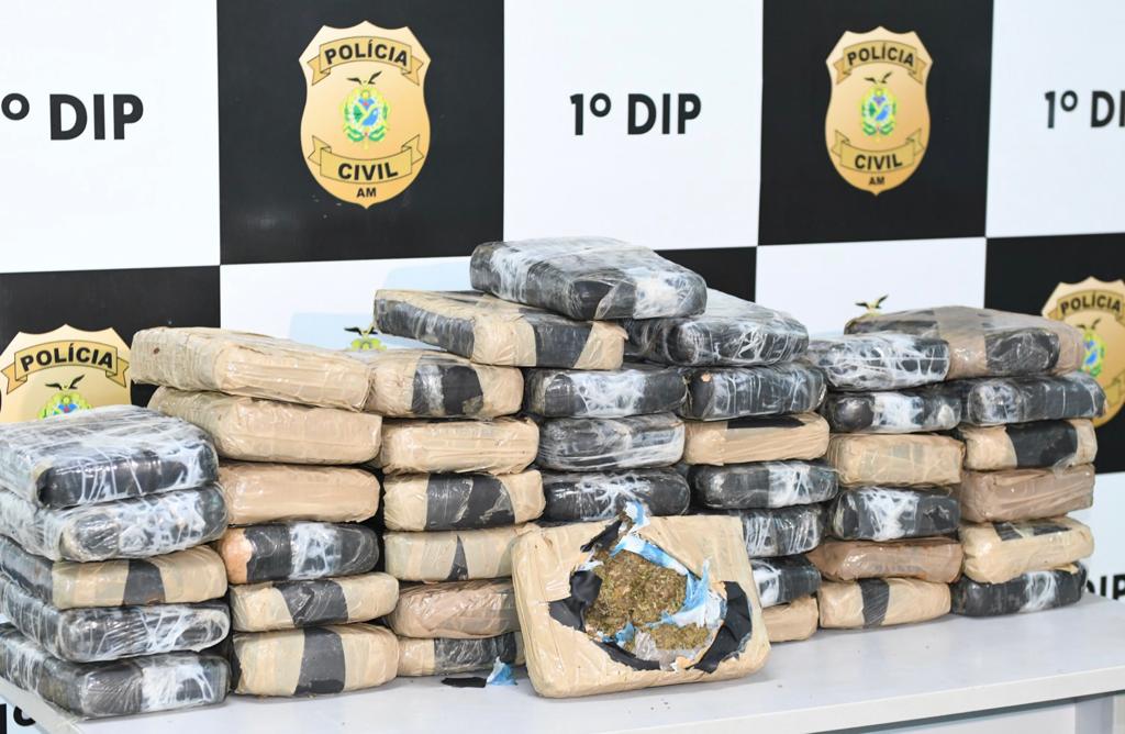 Polícia apreende carga de maconha no porto da Panair