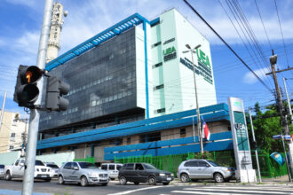 O curso será oferecido na modalidade presencial, com aulas nos finais de semana, uma vez por mês