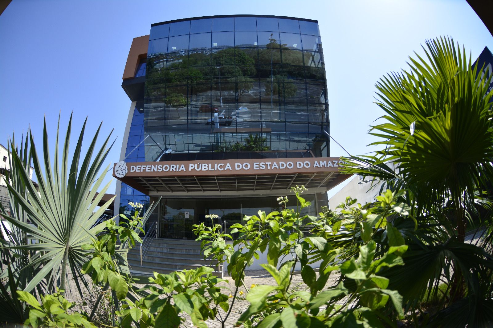 Edital prevê duas vagas para ensino superior (Manaus e Humaitá) e uma vaga para ensino médio (Manaus)