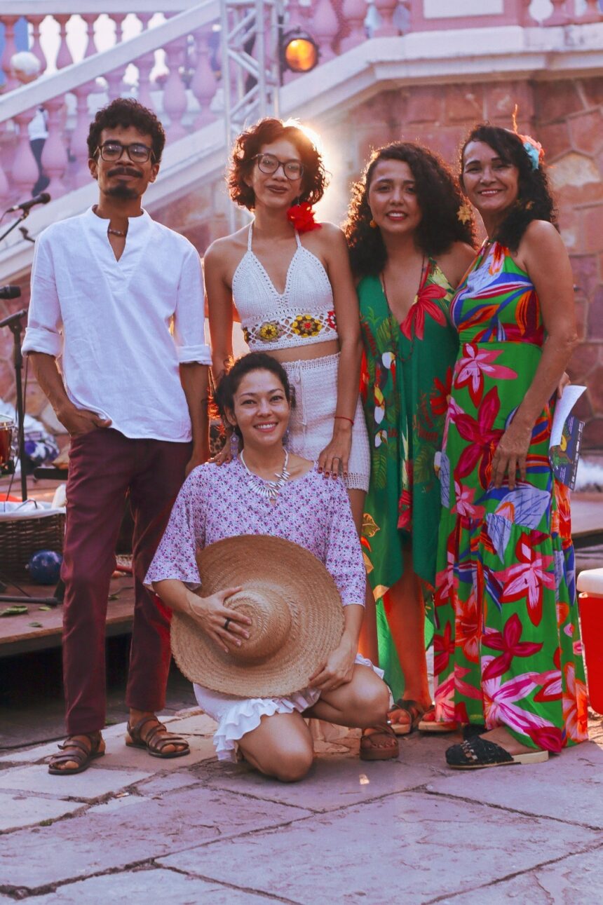 Grupo musical Cocada Baré e artistas do teatro comandam ação no Amazonas Shopping