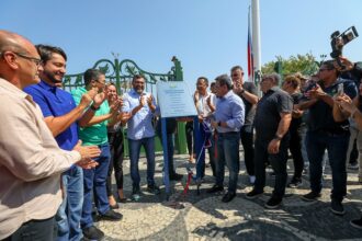 Espaço que recebe 1,5 mil visitantes por dia ganhou melhorias como pintura e reparos no mastro de 60m, além da maior bandeira do Amazonas