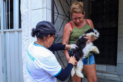 Vacinação Antirrábica em Manaus percorre bairros