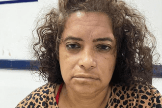 Paciente está internada na unidade sem documentação, mas alega se chamar Andreia dos Santos Ferraz