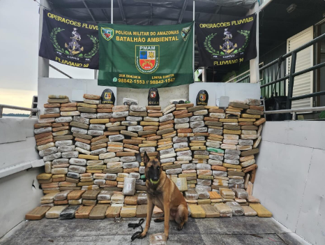 Bando preso com drogas em Novo Airão