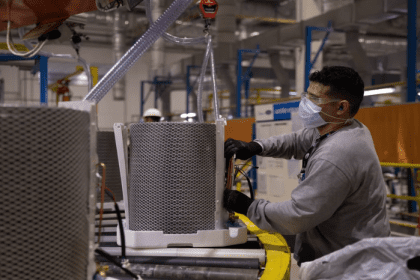 Fábrica contrata em 20 bairros