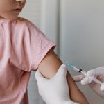 Vacina contra HPV: a importância do imunizante para meninas e meninos