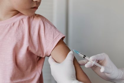 Vacina contra HPV: a importância do imunizante para meninas e meninos