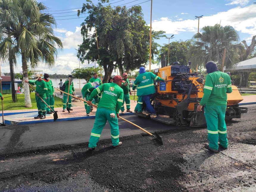 Governo do Estado pavimenta ruas de Maraã