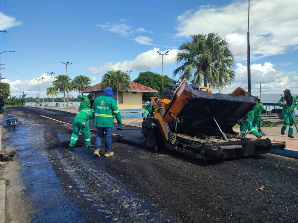 Governo do Estado pavimenta ruas de Maraã