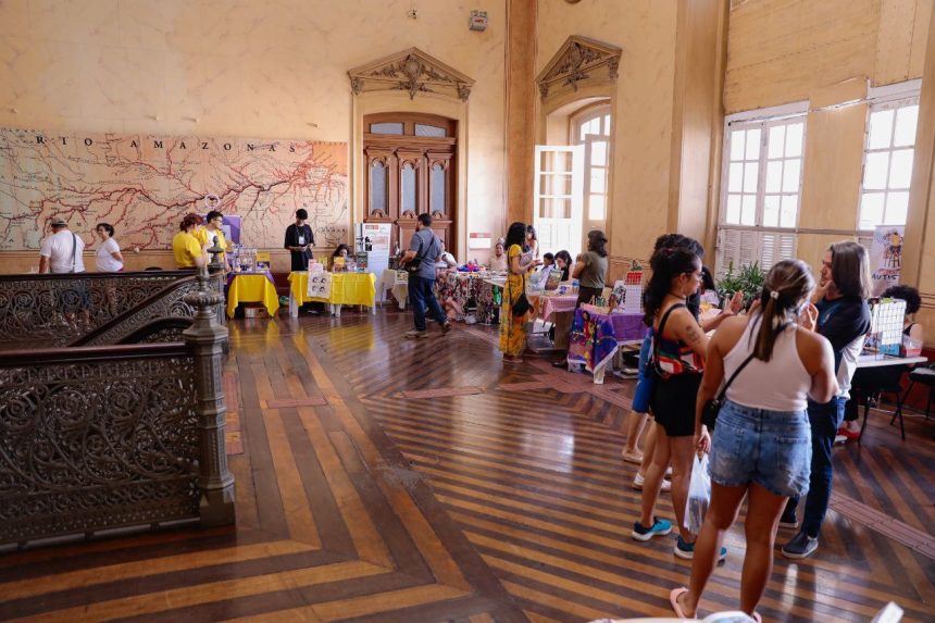 Troca de Livros e Gibis promete agitar a Biblioteca Pública do Amazonas neste domingo
