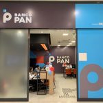 O Banco Pan abriu 220 vagas para operadores comerciais de veículos. Essa iniciativa faz parte da estratégia de expansão e fortalecimento da presença no segmento de veículos em todo o Brasil.