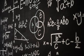 Capes oferece mestrado em Matemática para professores da rede básica