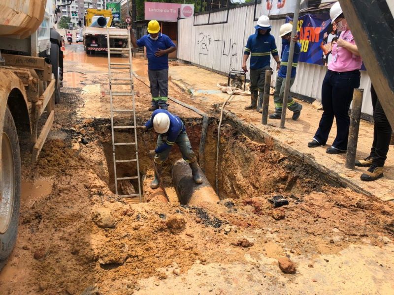 Rompimento de adutoras rende multa a Águas de Manaus