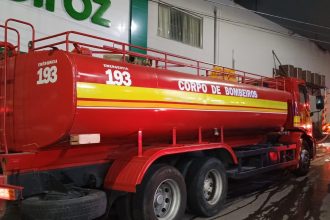 Lojas Queiroz sofrem incêndio neste domingo