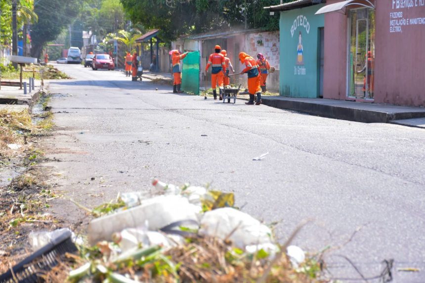 Mutirão de Limpeza pública em Manaus