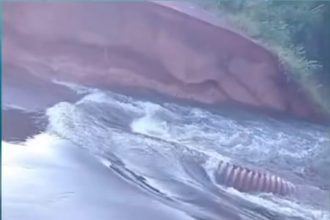 BR-230 desaba e deixa moradores isolados no interior do Amazonas