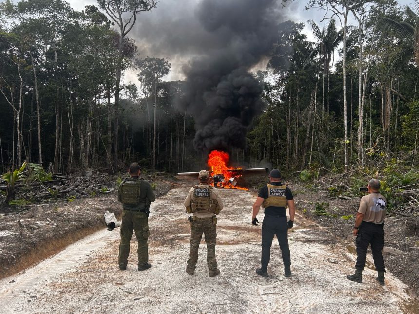 Aeronaves usadas pelo crime organizado são queimadas no AM