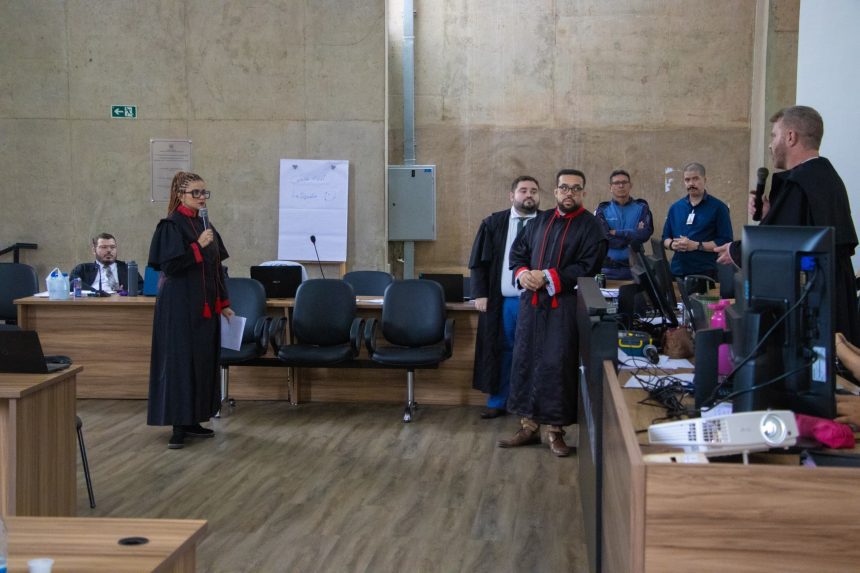 Justiça absolve PMs acusados de milícia privada em Manaus