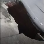 Cratera em frente ao Studio 5 preocupa pedestres e motoristas