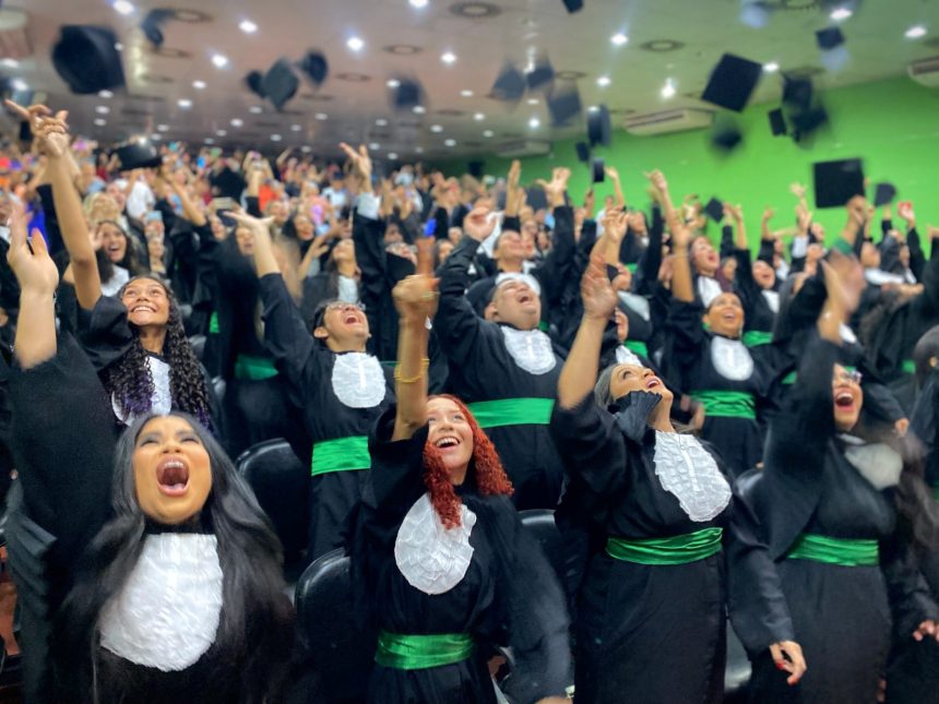 Recomeços e conquistas: formação muda vidas em Manaus