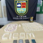Na Compensa, homem é preso com sacola cheia de drogas