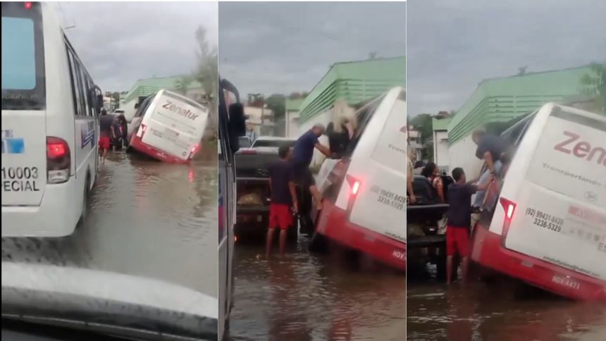Vídeo: micro-ônibus tomba em buraco alagado