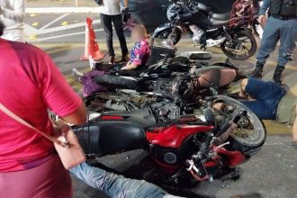 Acidente com quatro motociclistas