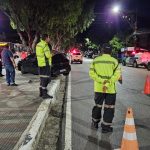 Pastoras ficam feridos após colisão de carros