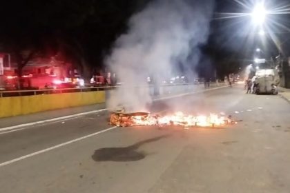Vídeo: protesto termina em tiroteio na Compensa