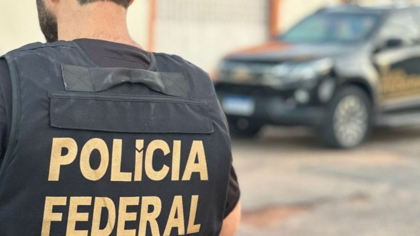 PF prende homem com notas falsas