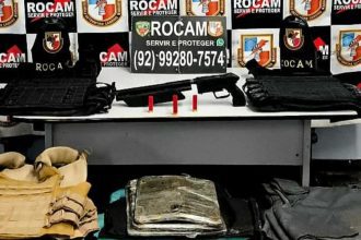 Munições e coletes apreendidos em Manaus