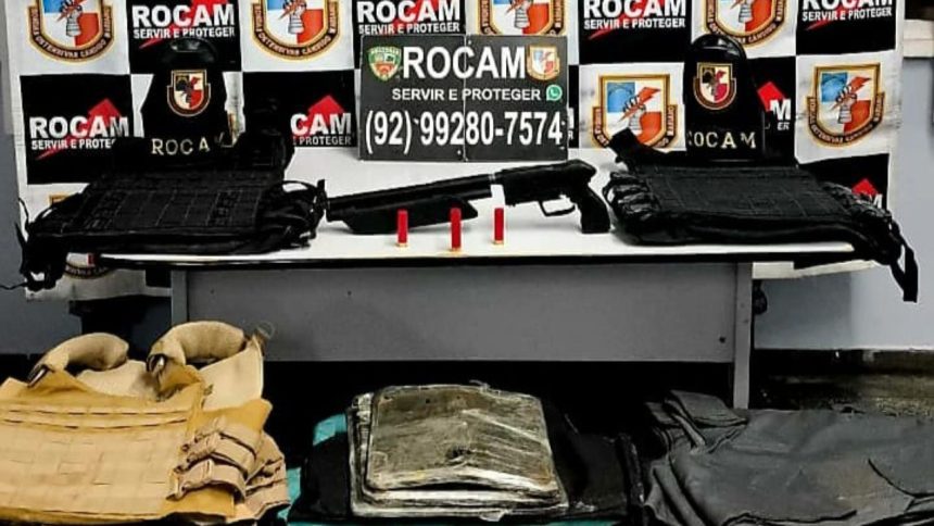 Munições e coletes apreendidos em Manaus