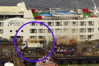 Vídeo: caminhão-baú pega fogo em Manaus