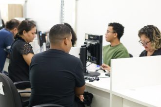 Auxiliar de vendas, motorista e mais 554 vagas no Sine nesta quarta (30)