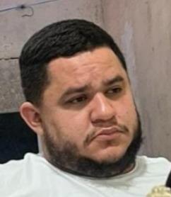 Homem é procurado por agredir companheira com bebê de colo