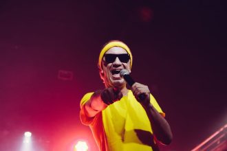 Cantor Luso Neto em I Love Cazuza