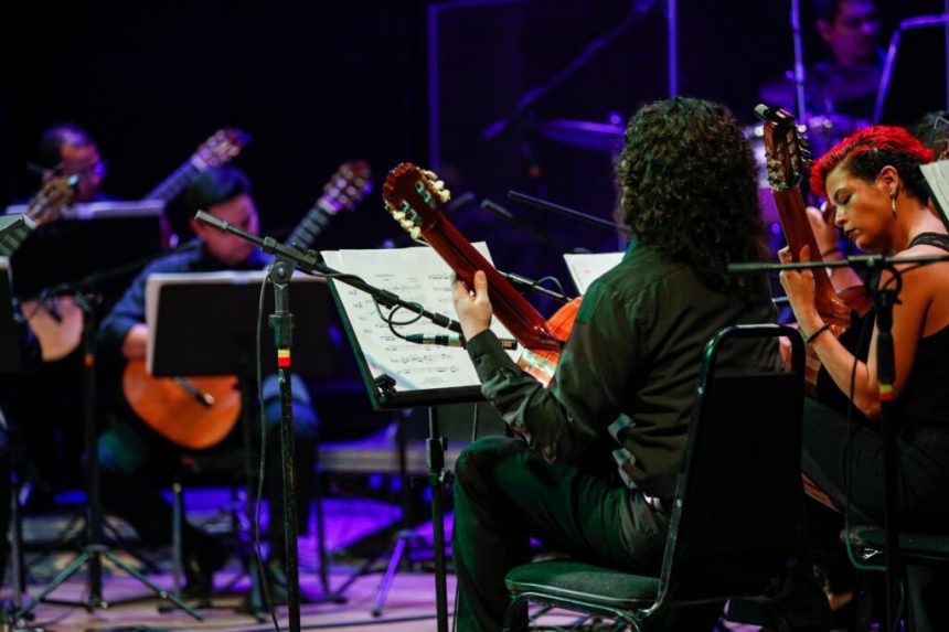 Orquestra de Violões apresenta músicas regionais