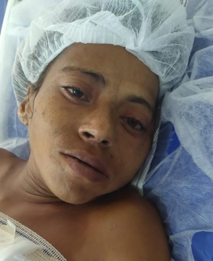 Hospital João Lúcio procura família de mulher que caiu de escada