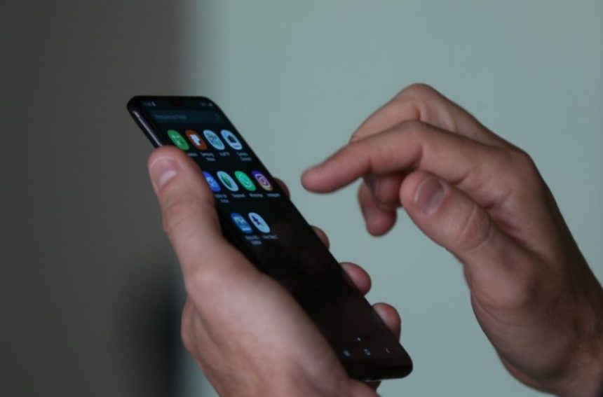 Governo amplia Celular Seguro com alertas por WhatsApp