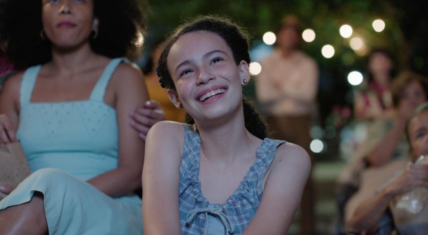 Valentina Marques celebra estreia em filme na TV Globo