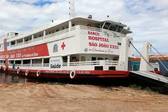 Barco Hospital São João leva atendimentos e cirurgias à zona rural