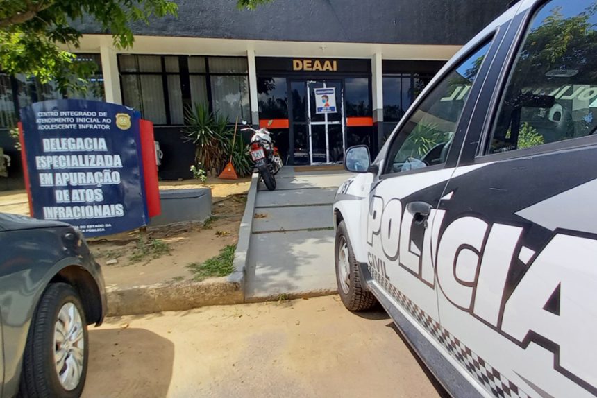 Imagem colorida mostra Delegacia Especializada-em-Atos-Infracionais-DEEAI-