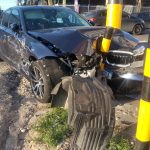 Três pessoas ficam feridas após acidente entre BMW e picape no Centro de Manaus